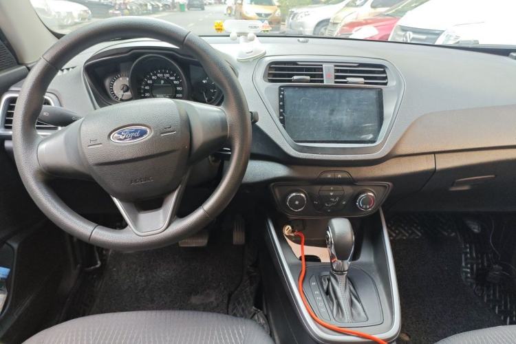 Used Ford Escort 2019 Revised 1.5L Automatic ZhiXiang Version (Tire Pressure Monitoring) China VI Standard Center Console