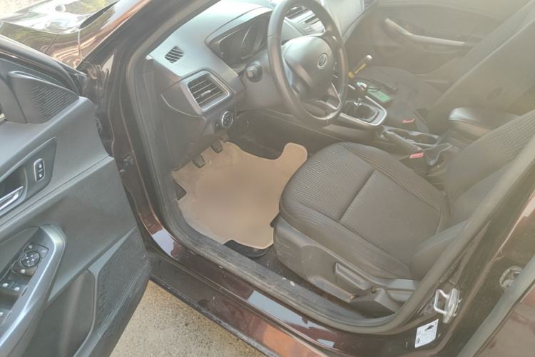 Used Ford Escort 2019 Revised Version 1.5L Manual "Quality Enjoyment" Trim (Tire Pressure Monitoring) China VI Standard Driver Seat