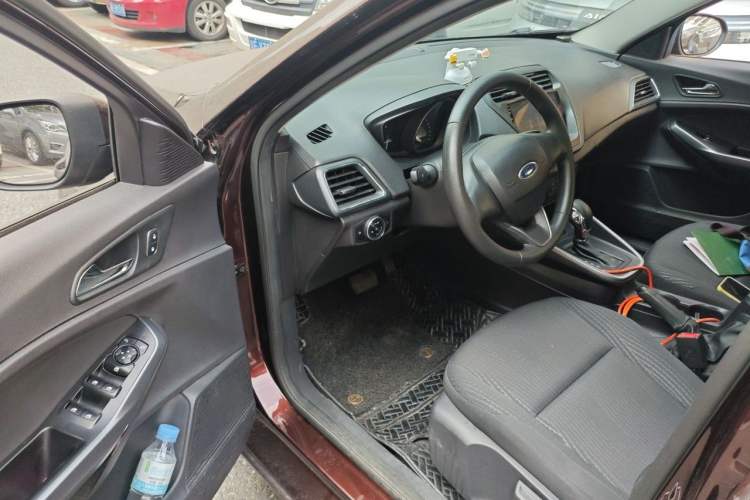 Used Ford Escort 2019 Revised 1.5L Automatic ZhiXiang Version (Tire Pressure Monitoring) China VI Standard Driver Seat