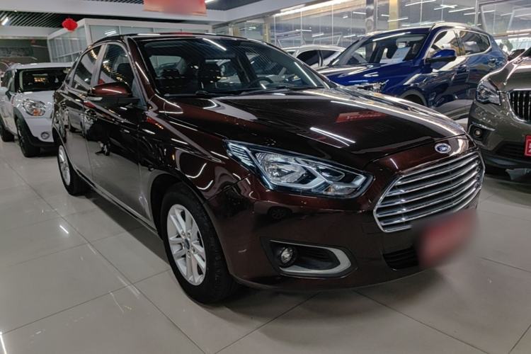 Used Ford Escort 2019 Revised 1.5L Automatic ZhiXiang Version (Tire Pressure Monitoring) China VI Standard Front Right 45 Deg