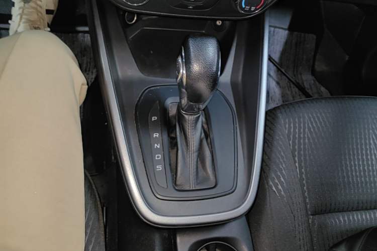Used Ford Escort 2019 Revised 1.5L Automatic ZhiXiang Version (Tire Pressure Monitoring) China VI Standard Gear Lever