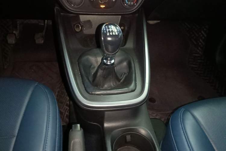 Used Ford Escort 2019 1.5L Manual ZhiXiang Version Gear Lever