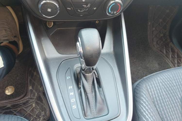 Used Ford Escort 2019 Revised 1.5L Automatic ZhiXiang Version (Tire Pressure Monitoring) China VI Standard Gear Lever