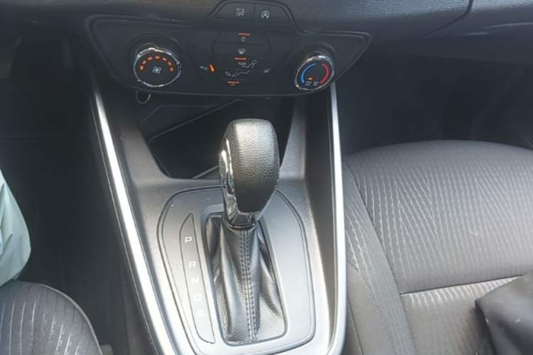Used Ford Escort 2019 1.5L Automatic ZhiXiang Model Gear Lever