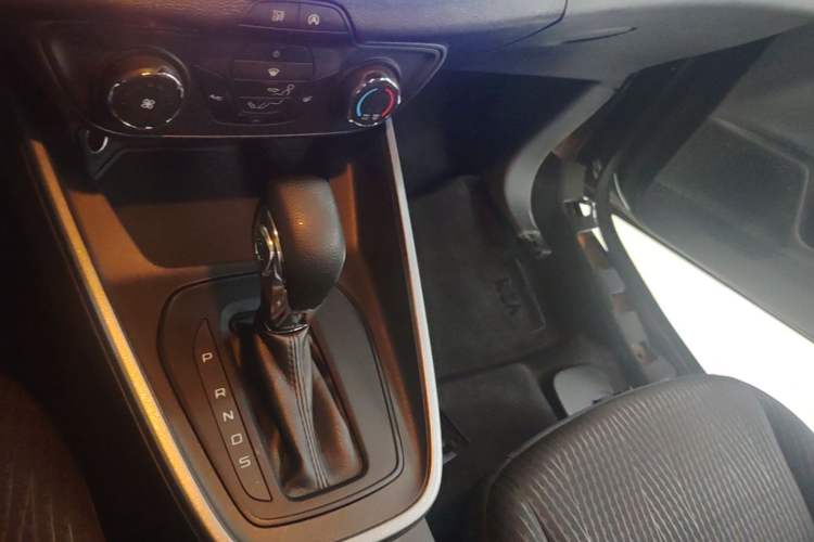 Used Ford Escort 2019 1.5L Automatic ZhiXiang Model Gear Lever