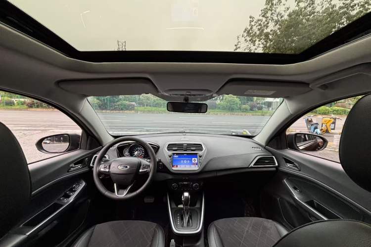 Used Ford Escort 2019 Revised Version 1.5L Automatic Enjoyment Type China VI Standard Headliner