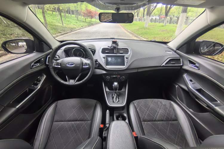 Used Ford Escort 2019 Revised Version 1.5L Automatic Enjoyment Type China VI Standard Interior 4