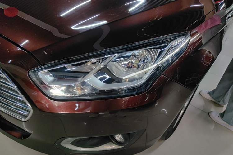 Used Ford Escort 2019 Revised 1.5L Automatic ZhiXiang Version (Tire Pressure Monitoring) China VI Standard Left Front Headlight