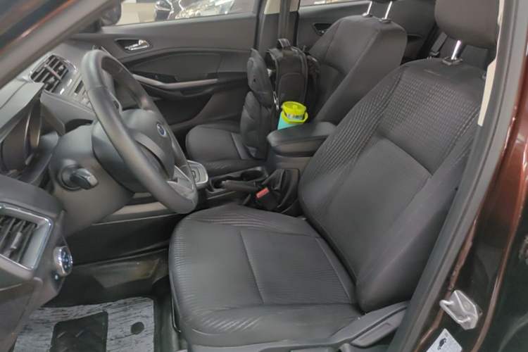 Used Ford Escort 2019 Revised 1.5L Automatic ZhiXiang Version (Tire Pressure Monitoring) China VI Standard Left Front Seat