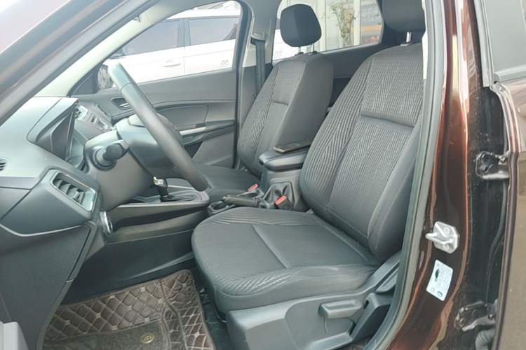 Used Ford Escort 2019 Revised 1.5L Automatic ZhiXiang Version (Tire Pressure Monitoring) China VI Standard Left Front Seat