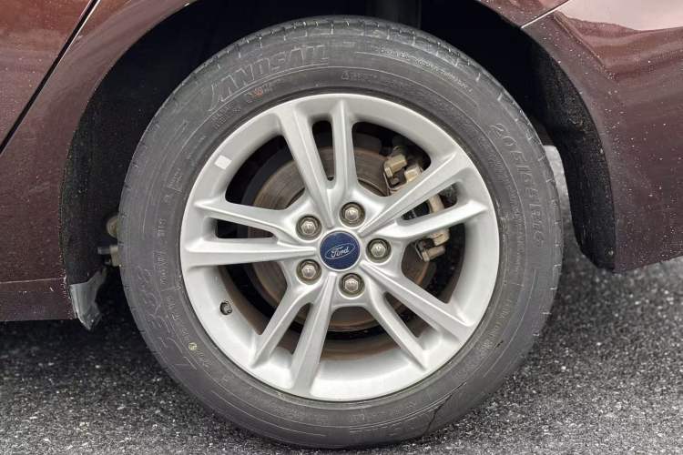 Used Ford Escort 2019 Revised Version 1.5L Automatic Enjoyment Type China VI Standard Left Front Wheel Hub