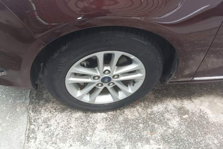Used Ford Escort 2019 1.5L Automatic ZhiXiang Model Left Front Wheel Hub