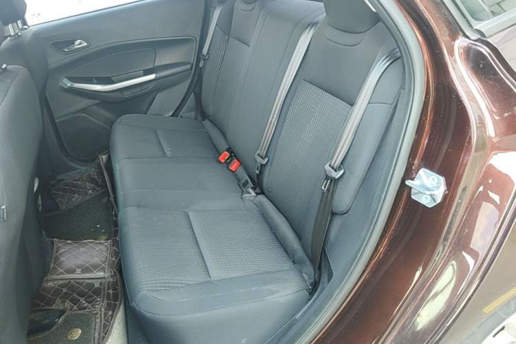 Used Ford Escort 2019 Revised 1.5L Automatic ZhiXiang Version (Tire Pressure Monitoring) China VI Standard Left Rear Seat