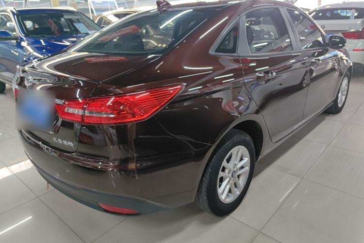Used Ford Escort 2019 Revised 1.5L Automatic ZhiXiang Version (Tire Pressure Monitoring) China VI Standard Rear Right 45 Deg