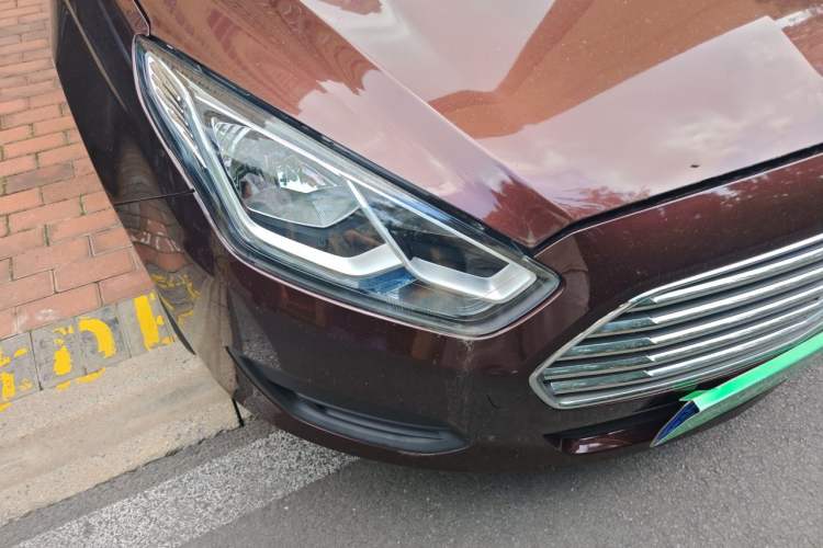 Used Ford Escort 2019 Revised 1.5L Automatic ZhiXiang Version China VI Standard Right Front Headlight