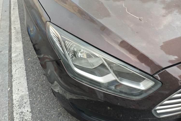 Used Ford Escort 2019 Revised 1.5L Automatic ZhiXiang Version (Tire Pressure Monitoring) China VI Standard Right Front Headlight