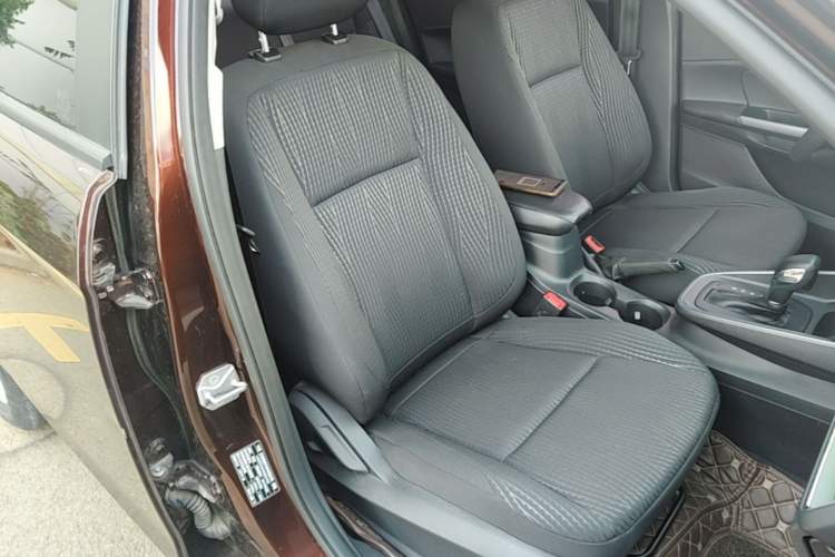 Used Ford Escort 2019 Revised 1.5L Automatic ZhiXiang Version (Tire Pressure Monitoring) China VI Standard Right Front Seat