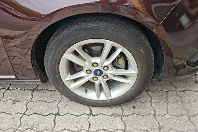 Used Ford Escort 2019 Revised Version 1.5L Automatic Enjoyment Type China VI Standard Right Front Wheel Hub