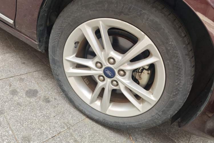 Used Ford Escort 2019 Revised Version 1.5L Automatic Enjoyment Type China VI Standard Right Front Wheel Hub