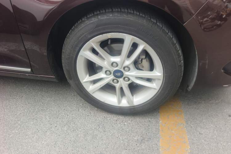 Used Ford Escort 2019 Revised Version 1.5L Automatic Enjoyment Type China VI Standard Right Front Wheel Hub