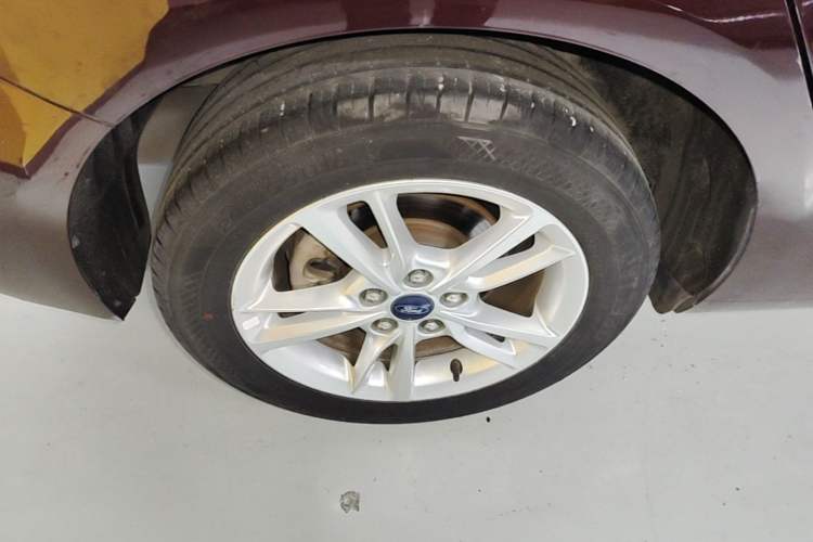 Used Ford Escort 2019 Revised Version 1.5L Automatic Enjoyment Type China VI Standard Right Rear Wheel Hub