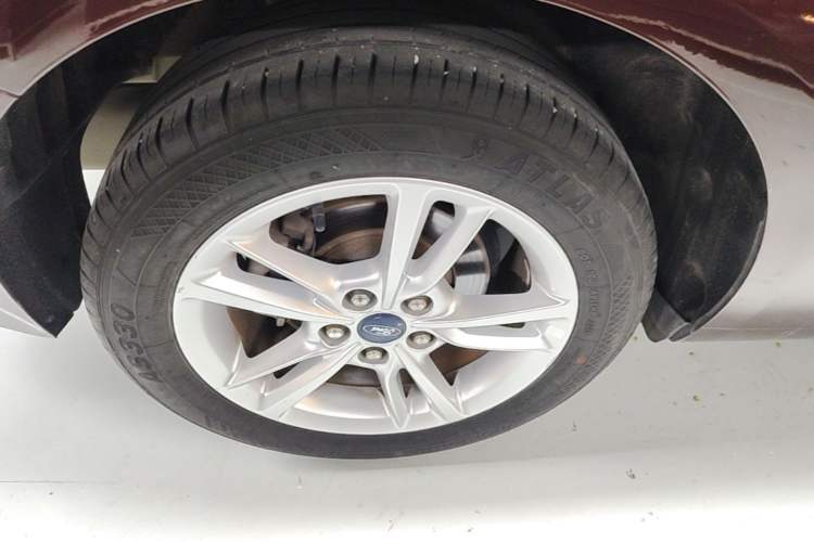Used Ford Escort 2019 Revised Version 1.5L Automatic Enjoyment Type China VI Standard Right Rear Wheel Hub