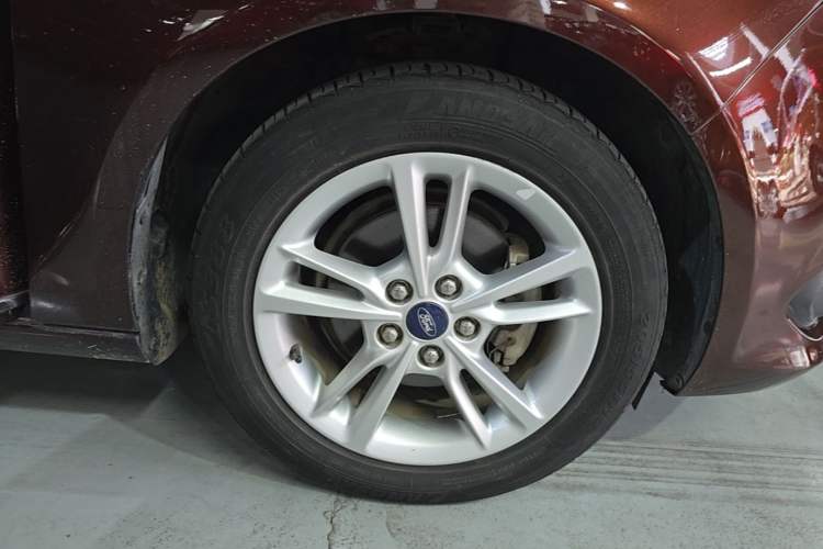 Used Ford Escort 2019 Revised Version 1.5L Automatic Enjoyment Type China VI Standard Right Rear Wheel Hub