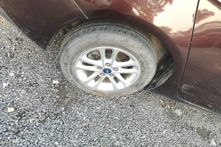Used Ford Escort 2019 Revised Version 1.5L Manual "Quality Enjoyment" Trim (Tire Pressure Monitoring) China VI Standard Right Rear Wheel Hub