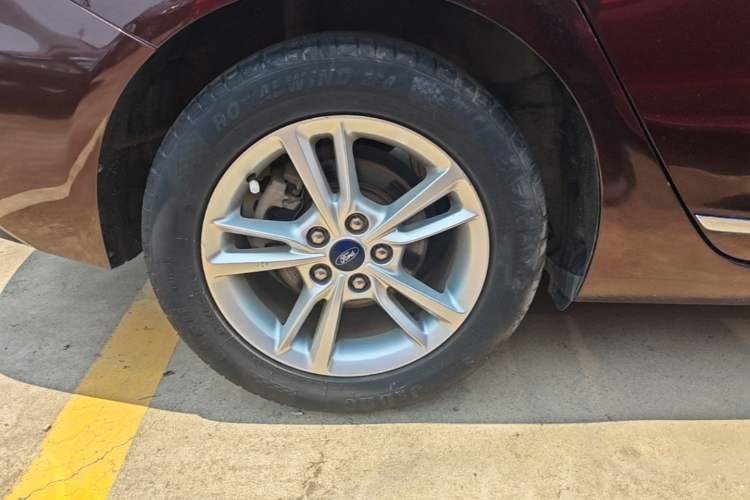 Used Ford Escort 2019 Revised Version 1.5L Automatic Enjoyment Type China VI Standard Right Rear Wheel Hub