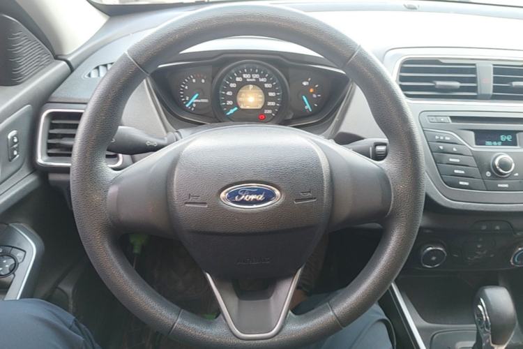 Used Ford Escort 2019 Revised 1.5L Automatic ZhiXiang Version (Tire Pressure Monitoring) China VI Standard Steering Wheel