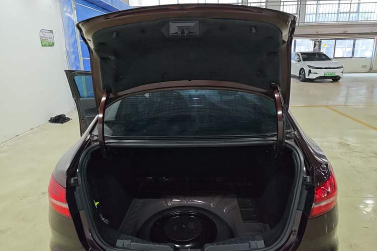 Used Ford Escort 2019 1.5L Automatic ZhiXiang Model Trunk