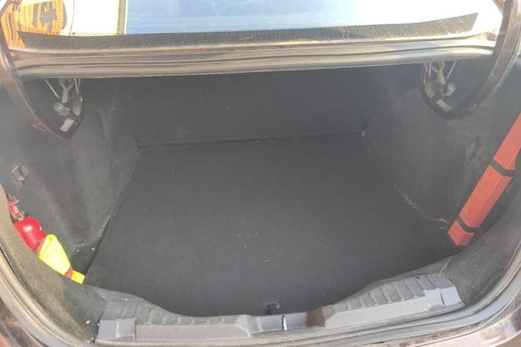 Used Ford Escort 2019 Revised Version 1.5L Manual "Quality Enjoyment" Trim (Tire Pressure Monitoring) China VI Standard Trunk