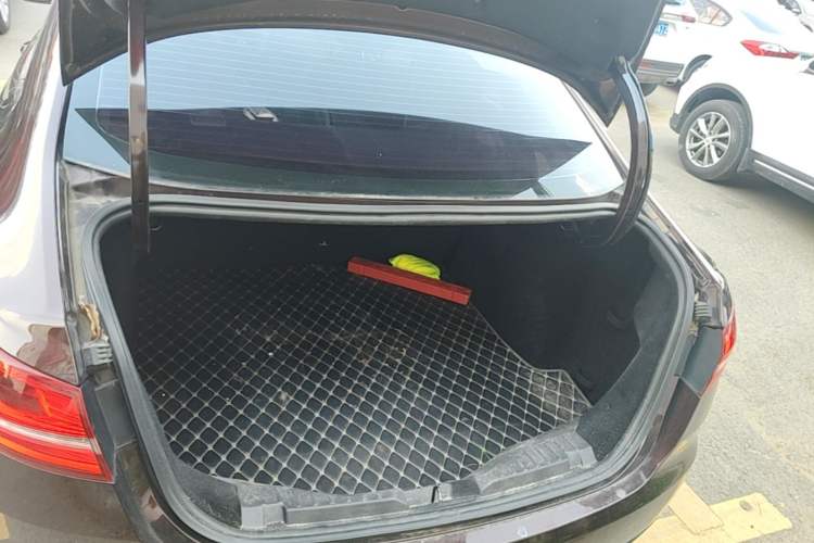 Used Ford Escort 2019 Revised 1.5L Automatic ZhiXiang Version (Tire Pressure Monitoring) China VI Standard Trunk