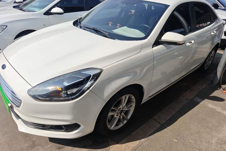 Used Ford Escort 2019 Revised Version 1.5L Automatic Enjoyment Type China VI Standard Guazi used car, China used car export, Used car for sale, Used  cars, Cheapest cars for sale
