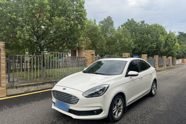 Ojetý Ford Escort 2019 Revised Version 1.5L Automatic Enjoyment Type China VI Standard Guazi used car, China used car export, Used car for sale, Used  cars, Cheapest cars for sale