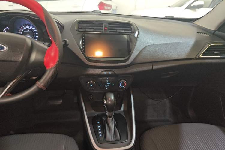 Used Ford Escort 2019 Revised 1.5L Automatic ZhiXiang Version (Tire Pressure Monitoring) China VI Standard Audio And AC Panel