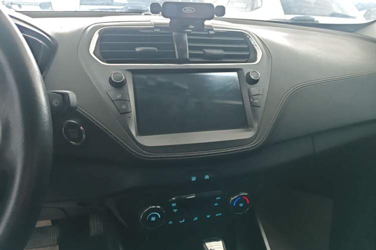 Used Ford Escort 2019 Revised Version 1.5L Automatic Enjoyment Type China VI Standard Audio And AC Panel