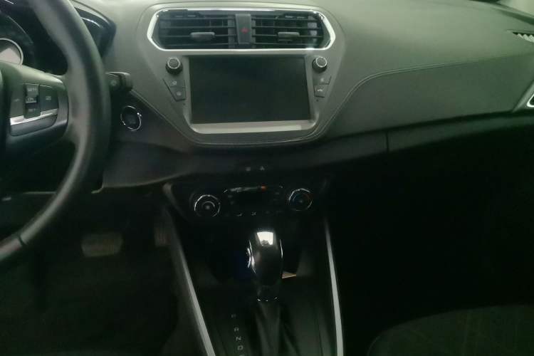 Used Ford Escort 2019 Revised Version 1.5L Automatic Enjoyment Type China VI Standard Audio And AC Panel