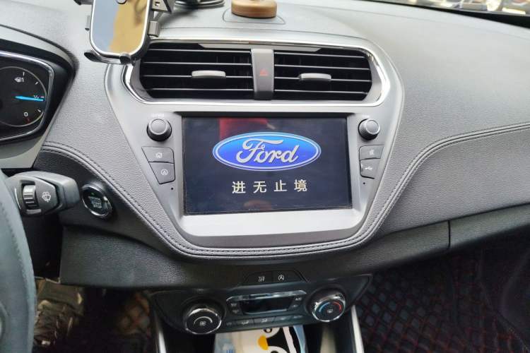 Used Ford Escort 2019 Revised Version 1.5L Automatic Enjoyment Type China VI Standard Audio And AC Panel