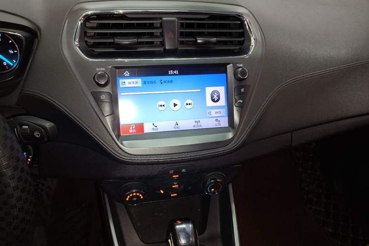 Used Ford Escort 2019 1.5L Automatic Enjoyment Model Audio And AC Panel