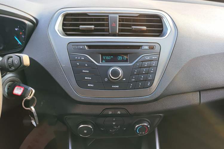 Used Ford Escort 2019 Revised Version 1.5L Manual Quality Enjoyment Type China VI Standard Audio And AC Panel