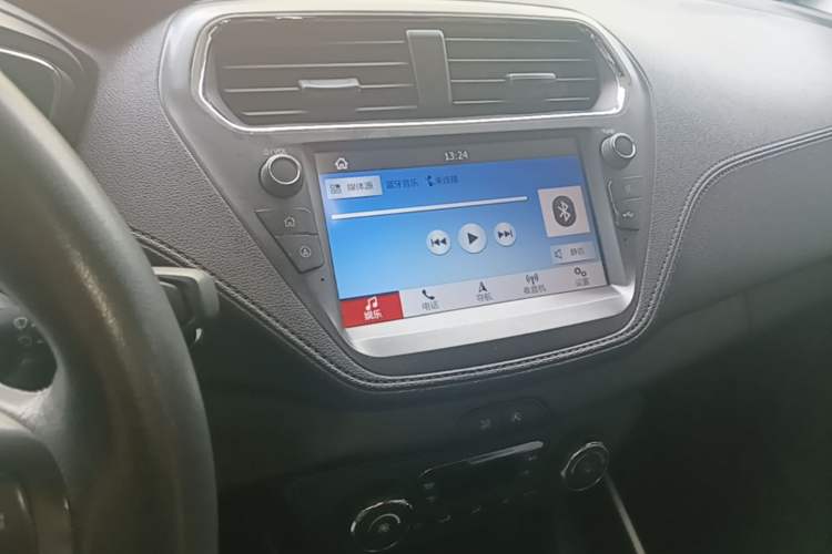 Used Ford Escort 2019 Revised Version 1.5L Automatic Enjoyment Type China VI Standard Audio And AC Panel