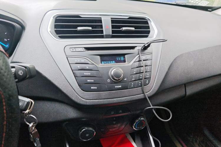 Used Ford Escort 2019 1.5L Automatic ZhiXiang Model Audio And AC Panel