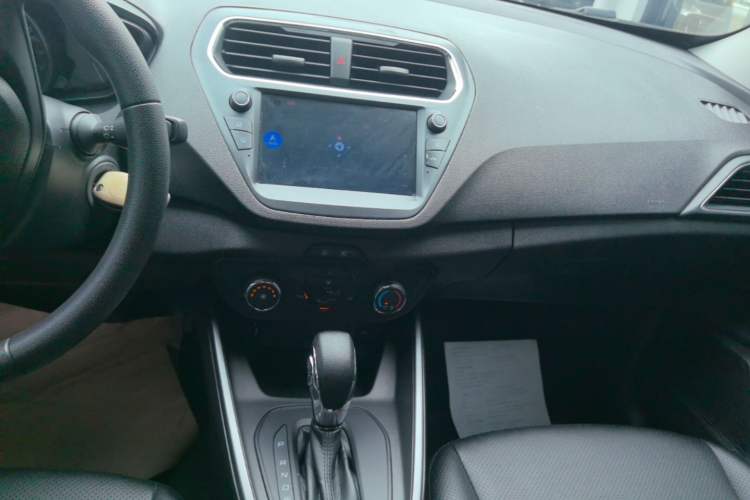 Used Ford Escort 2019 Revised 1.5L Automatic ZhiXiang Version (Tire Pressure Monitoring) China VI Standard Audio And AC Panel