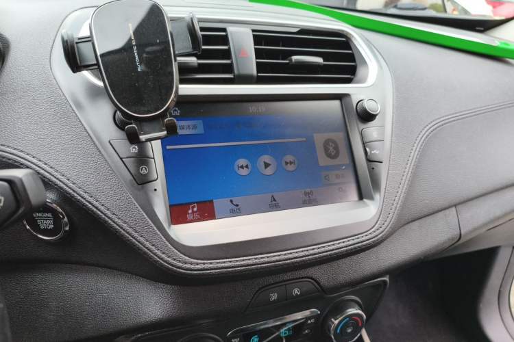 Used Ford Escort 2019 EcoBoost 125 Automatic Luxury Edition Audio And AC Panel