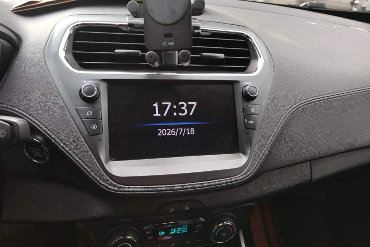 Used Ford Escort 2019 Revised Version 1.5L Automatic Enjoyment Type China VI Standard Audio And AC Panel