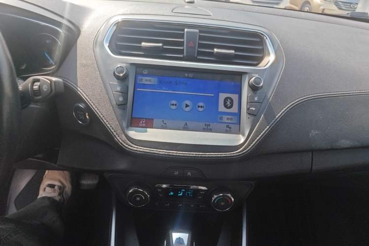 Used Ford Escort 2019 Revised Version 1.5L Automatic Enjoyment Type China VI Standard Audio And AC Panel
