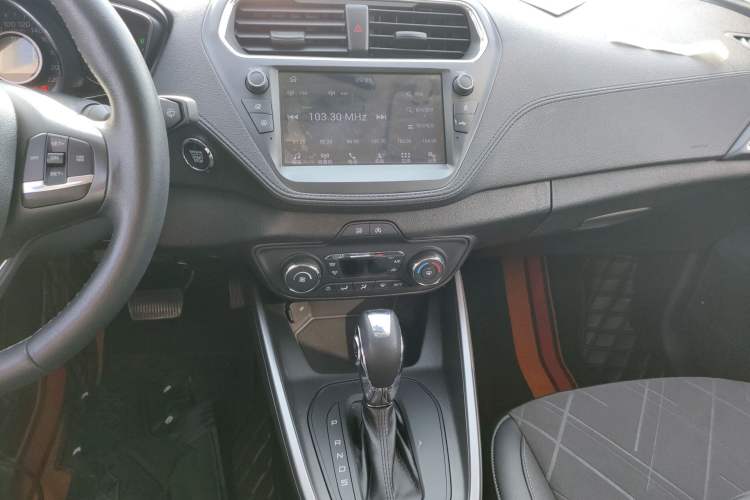 Used Ford Escort 2019 Revised Version 1.5L Automatic Enjoyment Type China VI Standard Audio And AC Panel