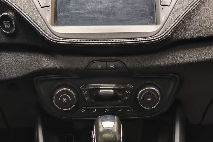 Used Ford Escort 2019 Revised Version 1.5L Automatic Enjoyment Type China VI Standard Audio And AC Panel