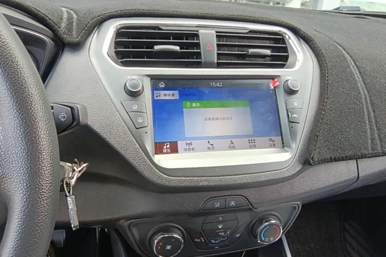 Used Ford Escort 2019 Revised 1.5L Automatic ZhiXiang Version (Tire Pressure Monitoring) China VI Standard Audio And AC Panel